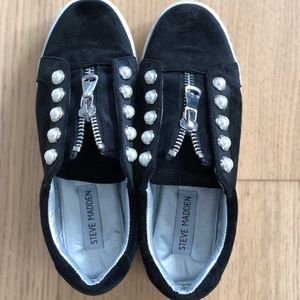 Velvet Sneakers with Pearls and Adjustable Zipper